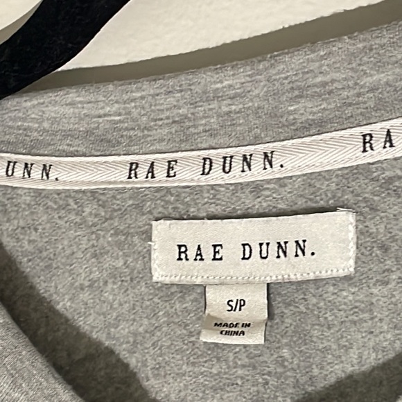 RAE DUNN “HOT MESS” Lightweight Sweater - Picture 3 of 4